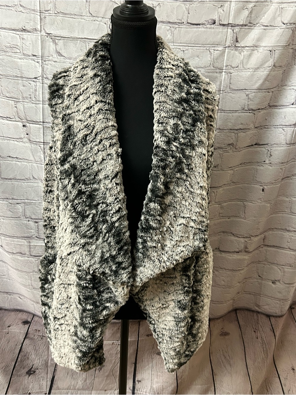 Jolt Faux Fur Draped Vest - Black & Gray